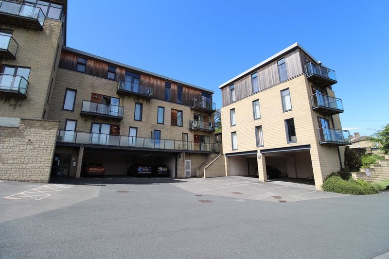 2 bed flat to rent in Church Street, Moldgreen, Huddersfield HD5 Zoopla