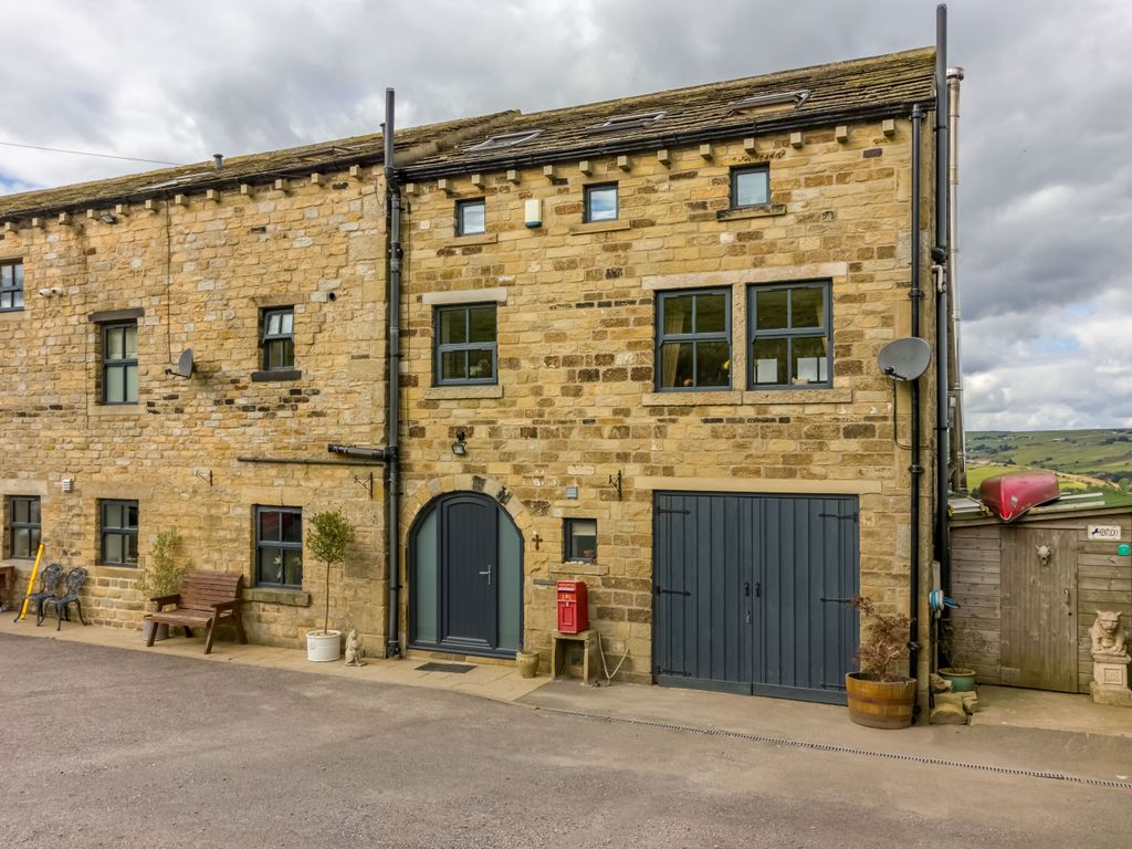 4 bed barn conversion for sale in Linfit Lane, Slaithwaite