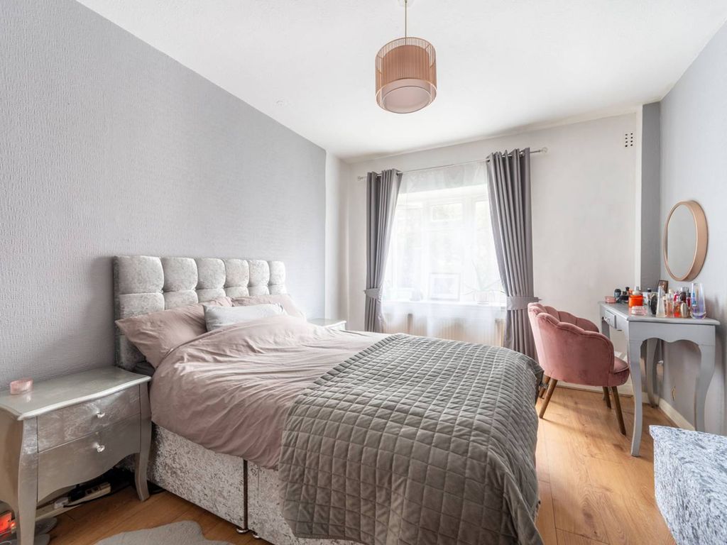 2 bed flat for sale in North End Road, Wembley Park, Wembley HA9, £