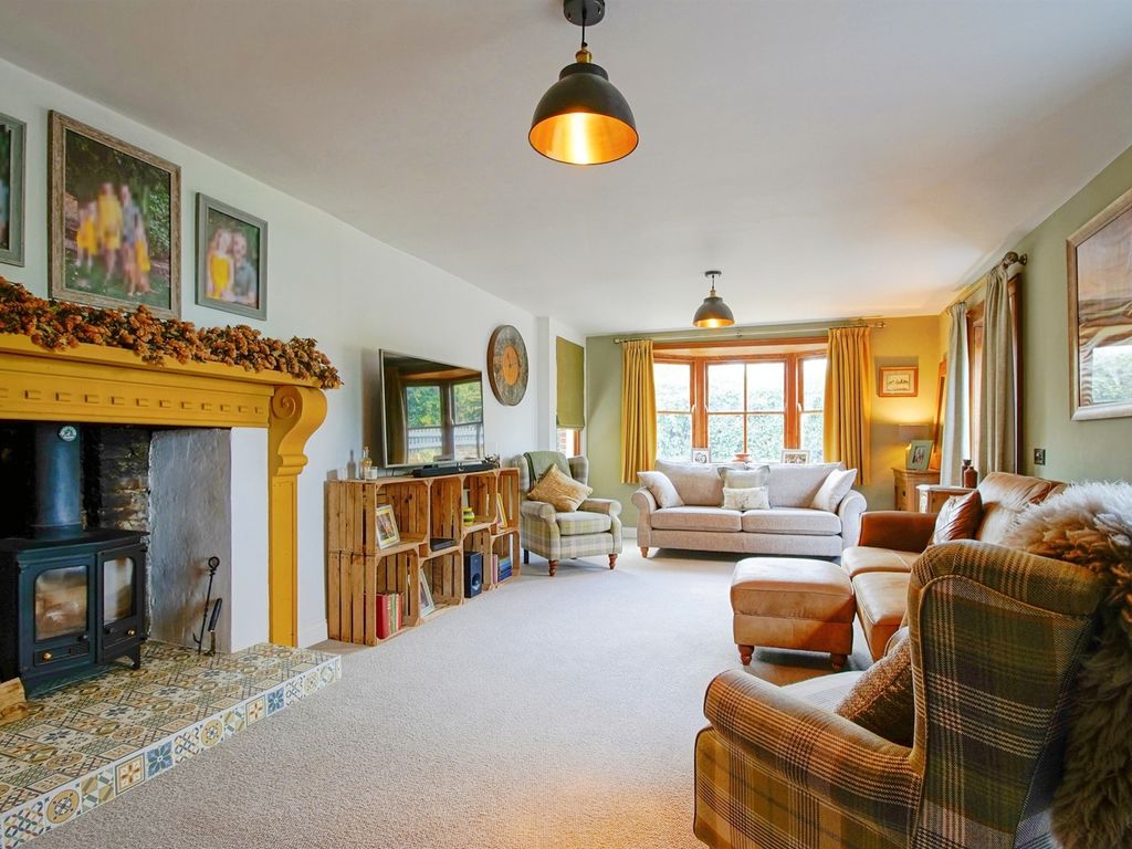 3 bed property for sale in The Street, Eythorne, Dover CT15 Zoopla