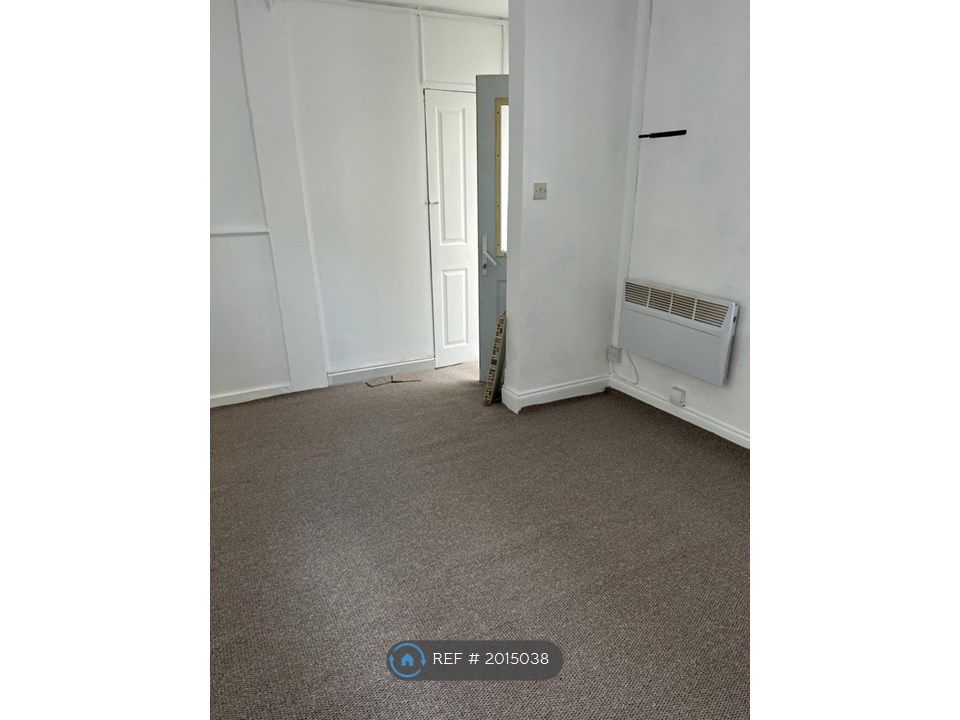 Studio to rent in Carlisle Road, Hove BN3, £850 pcm Zoopla