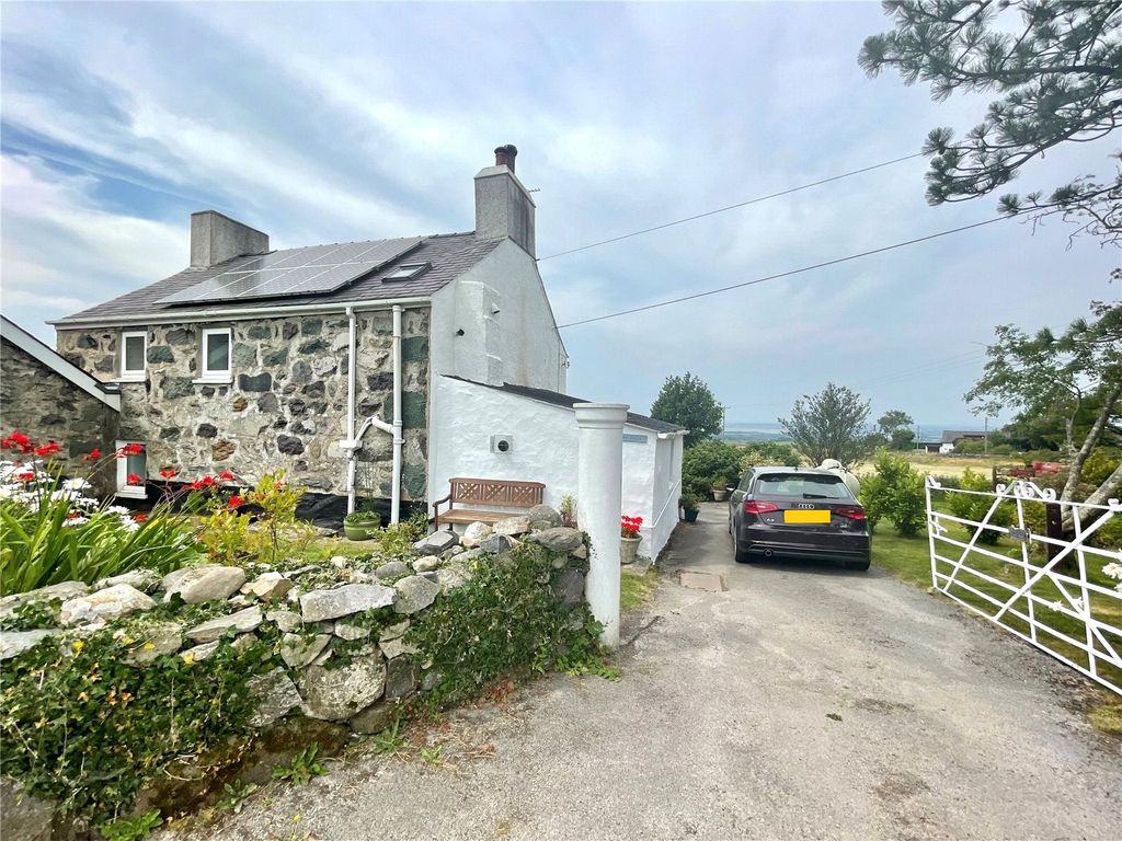 3 bed linkdetached house for sale in Waunfawr, Caernarfon, Gwynedd LL55 Zoopla
