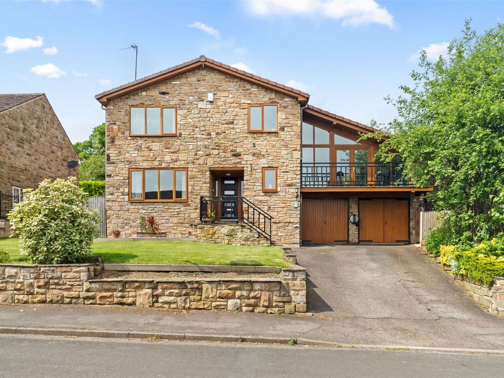 4 bed detached house for sale in Huntsmans Way, Badsworth WF9, £575,000