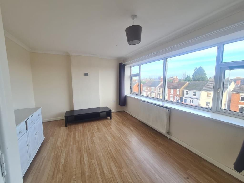 2 bed flat to rent in Swindon, Wiltshire SN2, £850 pcm Zoopla
