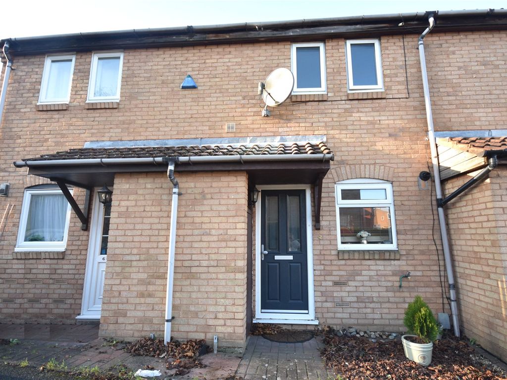 2 bed terraced house to rent in Cheney Way, Aylesbury, Buckinghamshire HP20, £1,250 pcm Zoopla
