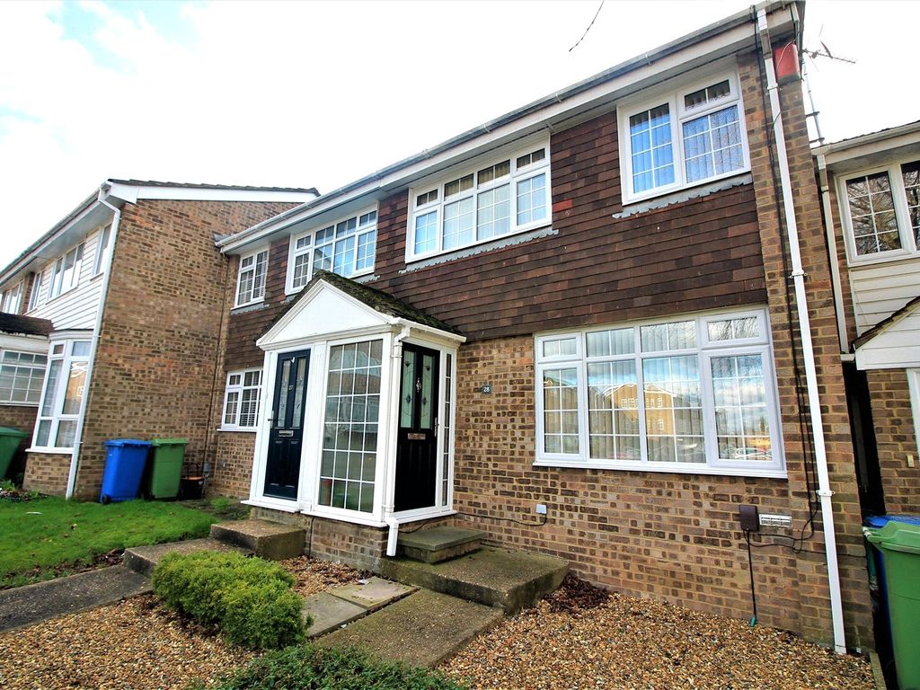 3 bed terraced house for sale in Periwinkle Close, Sittingbourne, Kent