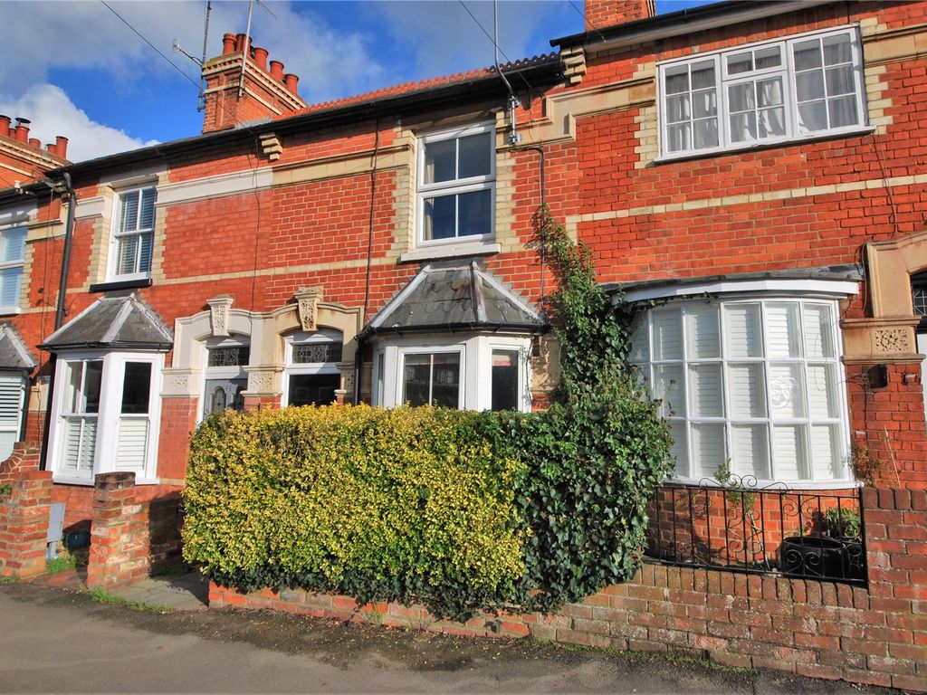 2 bed terraced house for sale in Harpsden Road, HenleyOnThames RG9, £