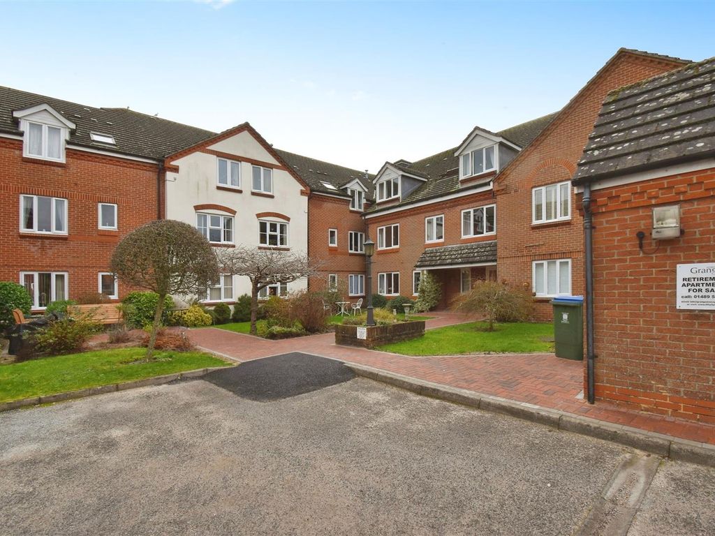 1 bed flat to rent in Sarisbury Gate, Dove Gardens, Park Gate