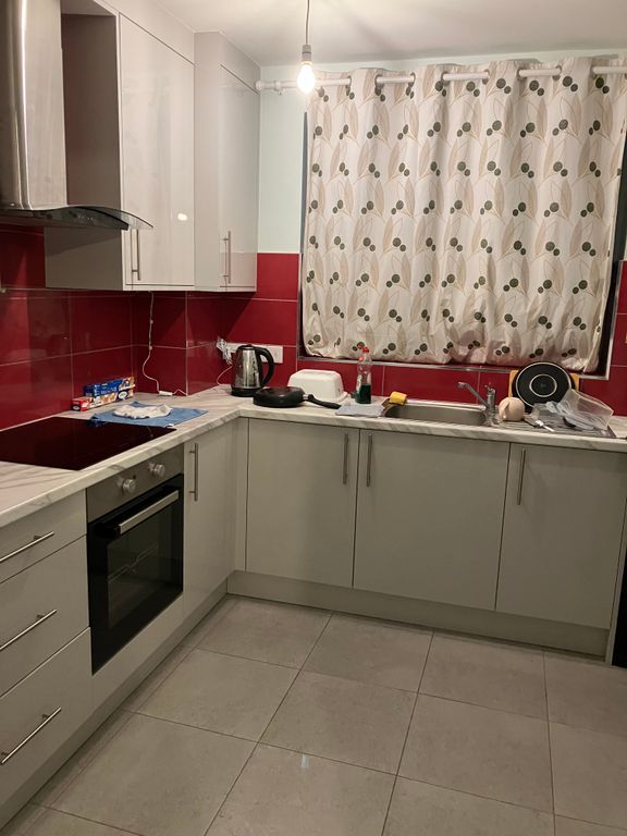 Studio to rent in London Road, Mitcham CR4, £1,145 pcm Zoopla