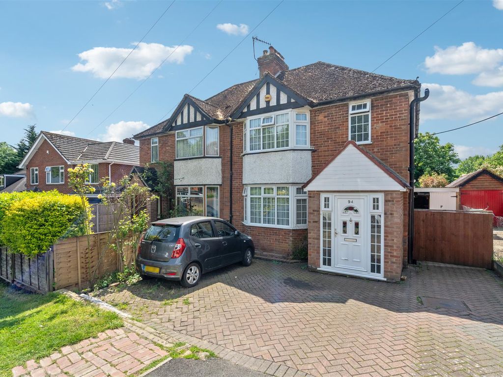 3 bed semidetached house for sale in Guinions Road, High HP13