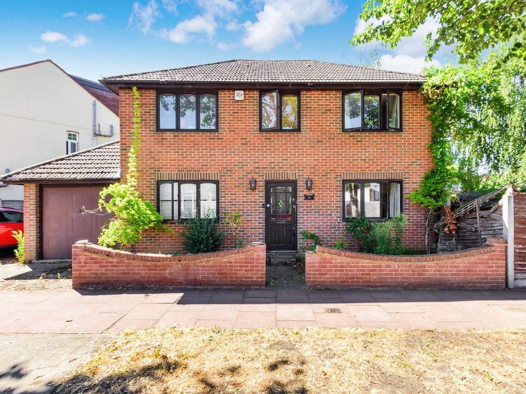 3 bed detached house for sale in Old Farm Road West, Sidcup DA15 Zoopla