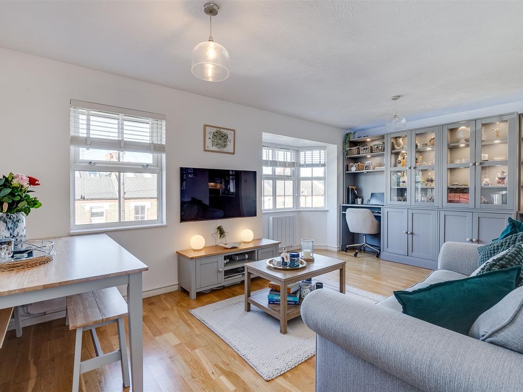 2 bed flat for sale in Shire Place, London SW18, £475,000 Zoopla