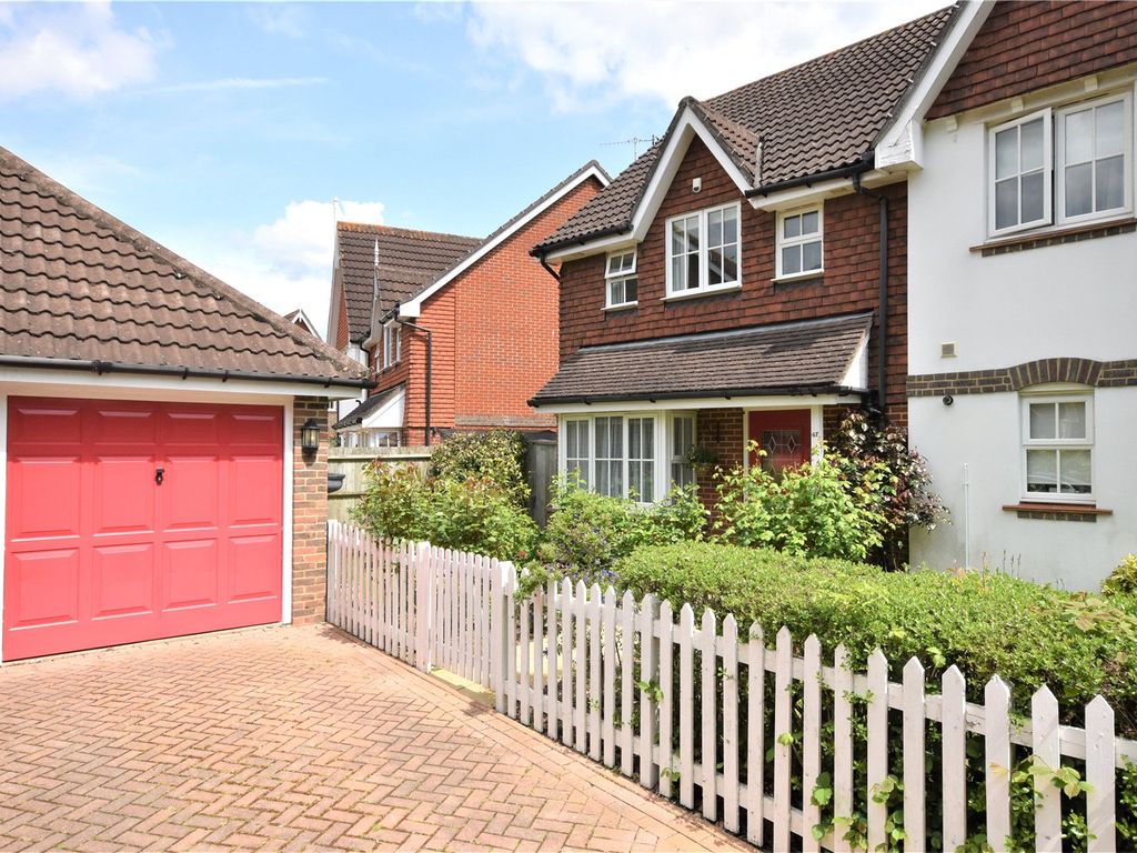 3 bed semidetached house for sale in Horley, Surrey RH6 Zoopla