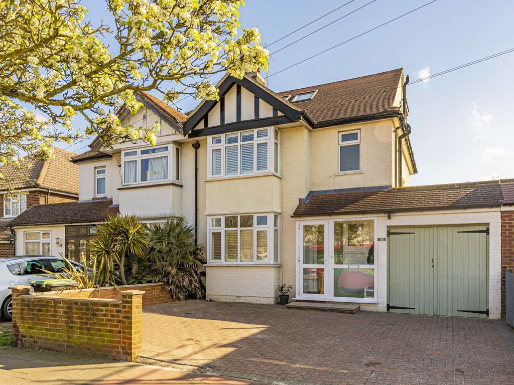 4 bed property for sale in Raeburn Avenue, Berrylands, Surbiton KT5