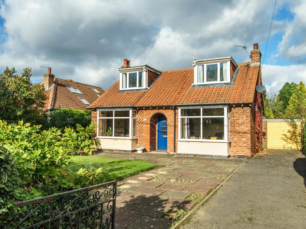 3 bed detached bungalow for sale in Temple Lane, Copmanthorpe, York