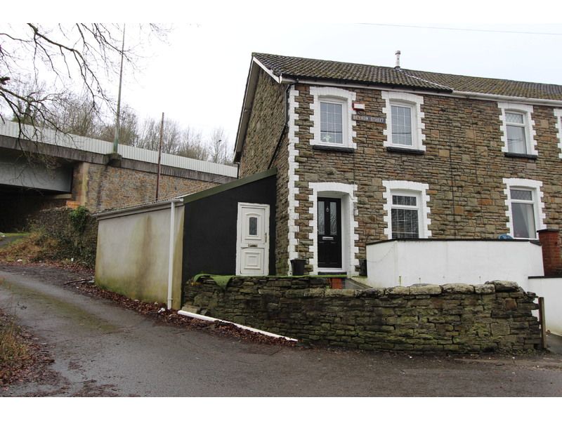 3 bed end terrace house for sale in Beynon Street, Newbridge, Newport