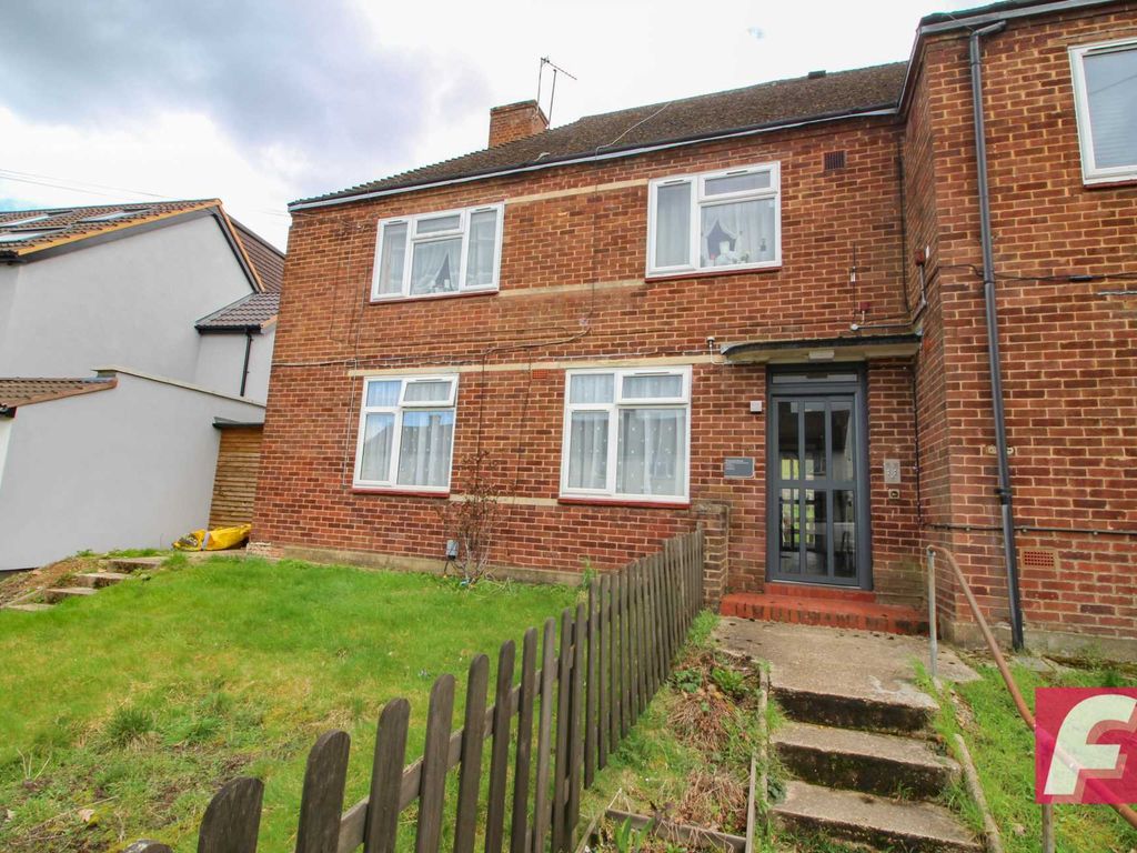 2 bed flat for sale in Prestwick Road, South Oxhey WD19 Zoopla