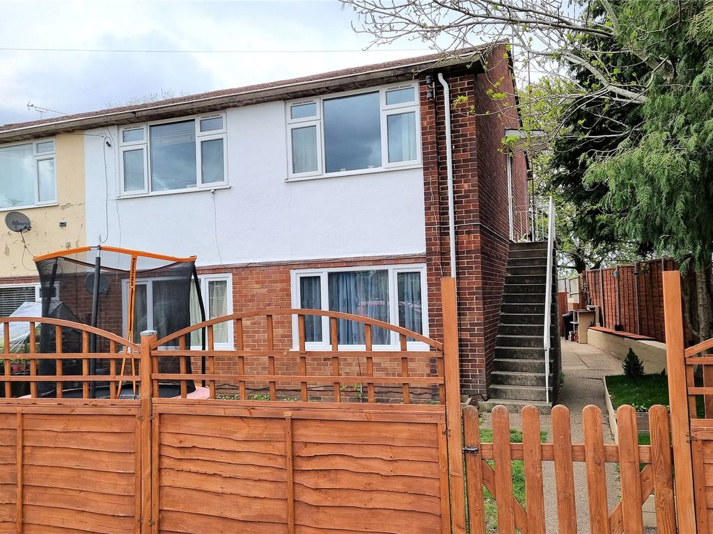 2 bed for sale in Beta Road, Farnborough GU14 Zoopla