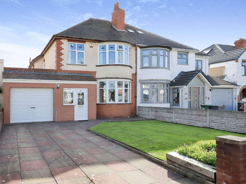 3 bed semidetached house for sale in Rosemary Crescent West