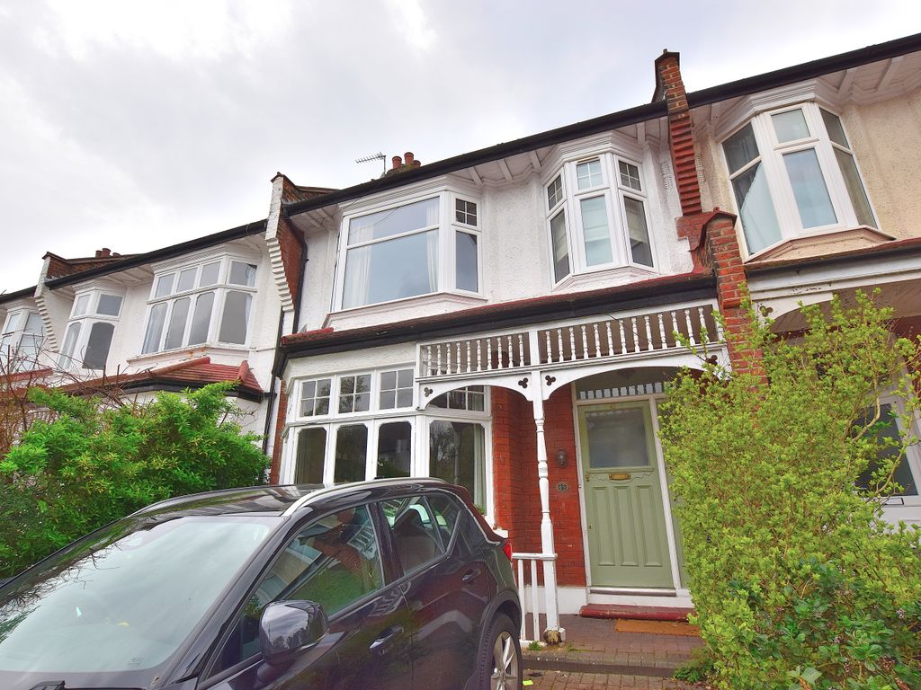 2 bed flat to rent in Caversham Avenue, London N13, £1,645 pcm Zoopla