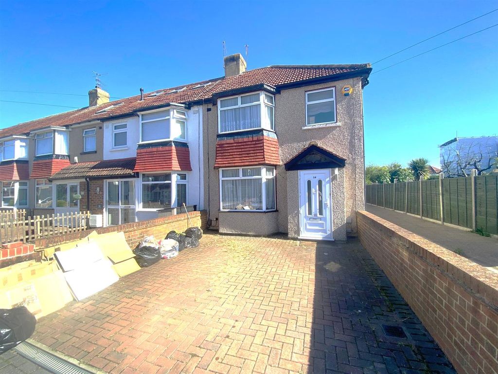 3 bed end terrace house to rent in Berkeley Road, Hillingdon UB10, £