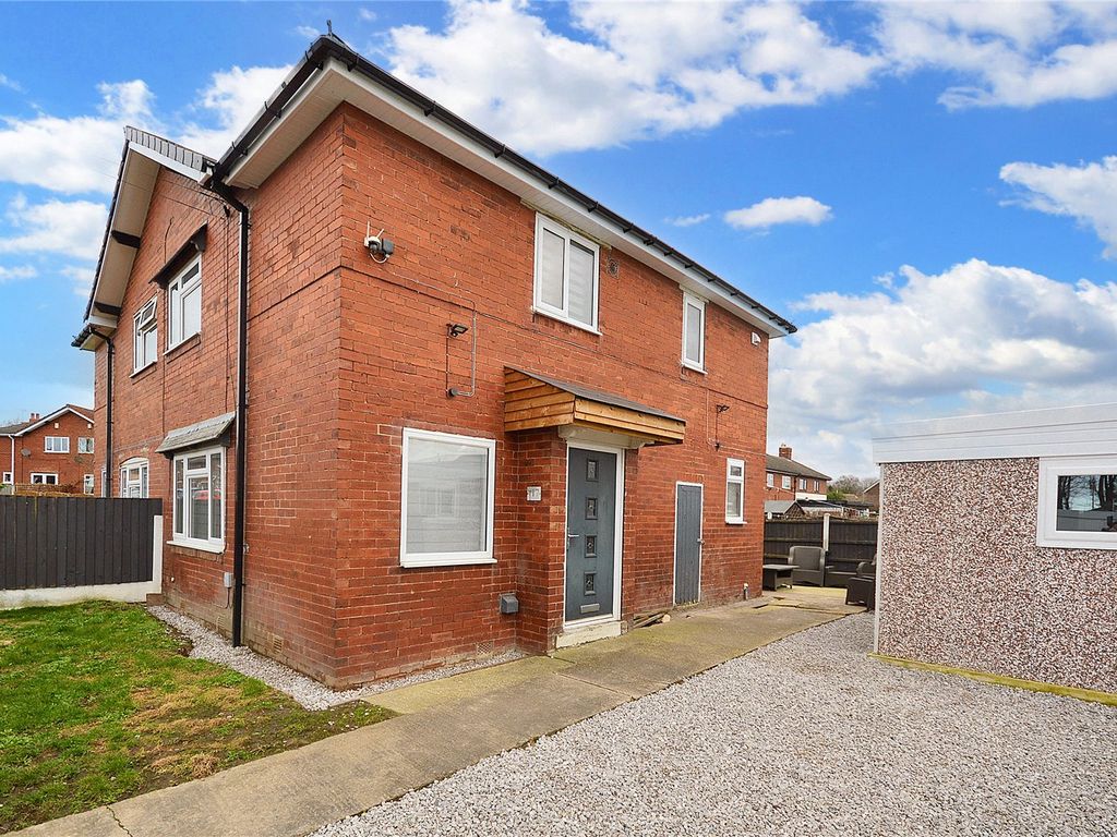 4 bed semidetached house for sale in Blands Avenue, Allerton Bywater