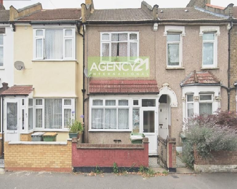 3 bed terraced house for sale in Lonsdale Avenue, East Ham E6 Zoopla