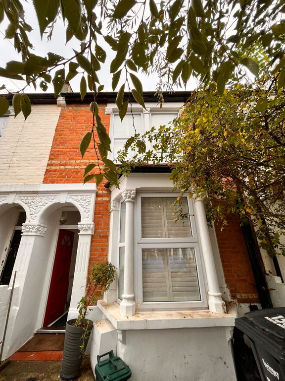 4 bed terraced house for sale in Roslyn Road, London N15 Zoopla