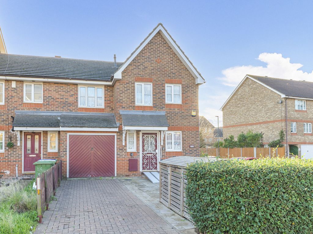 3 bed end terrace house for sale in Fairway Drive, London SE28 Zoopla