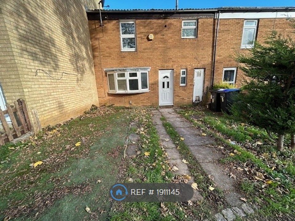 3 bed terraced house to rent in Greendale Square, Northampton NN3, £