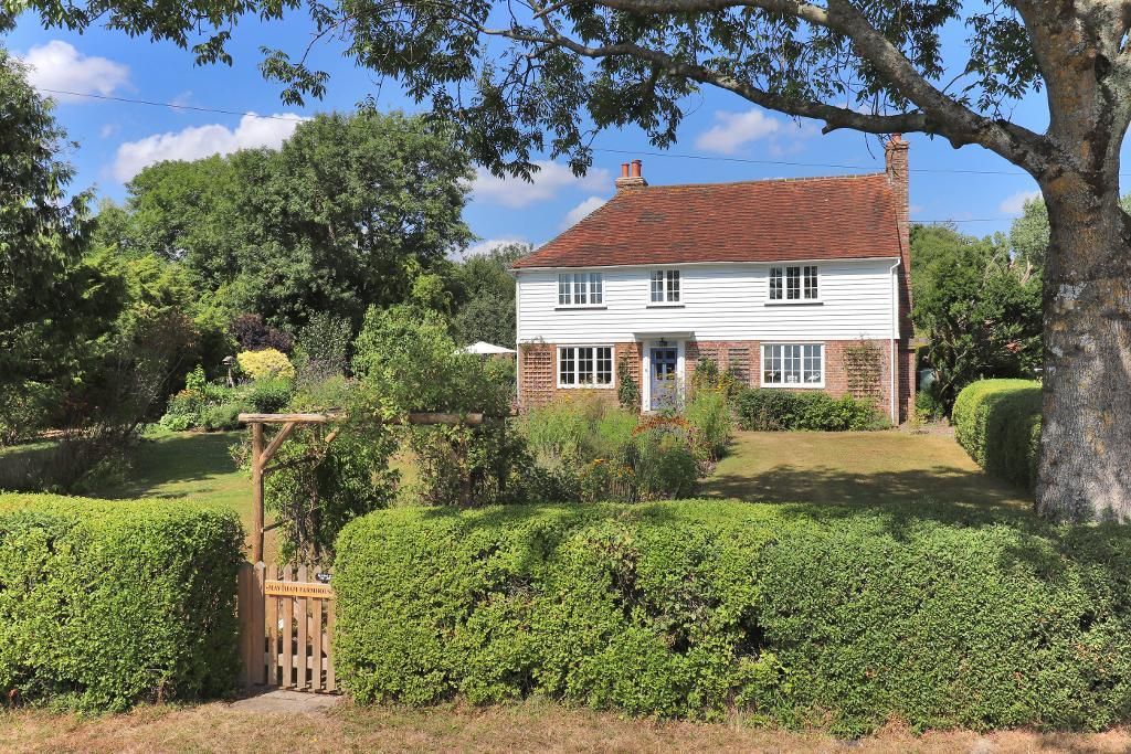 4 bed detached house for sale in Maytham Road, Rolvenden Layne, Kent