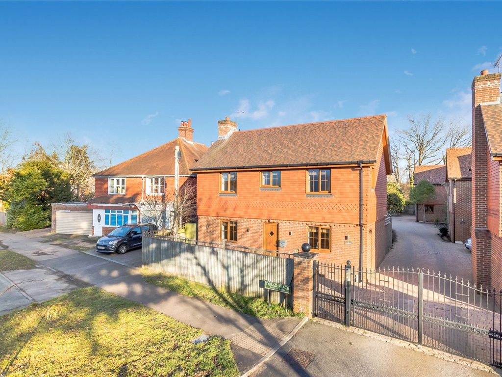 4 bed detached house for sale in Dukes Place, Sayers Common, Hassocks