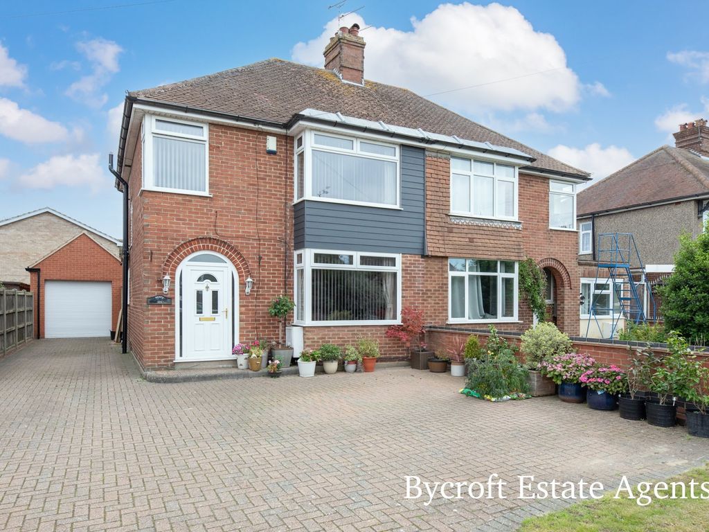 3 bed semidetached house for sale in Caister Road, Great Yarmouth NR30