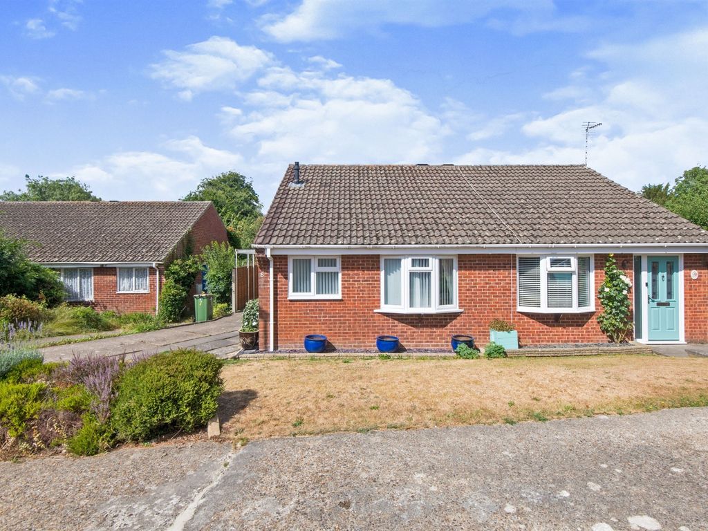 2 bed semidetached bungalow for sale in Sheffield Close, Eastleigh SO50, £280,000