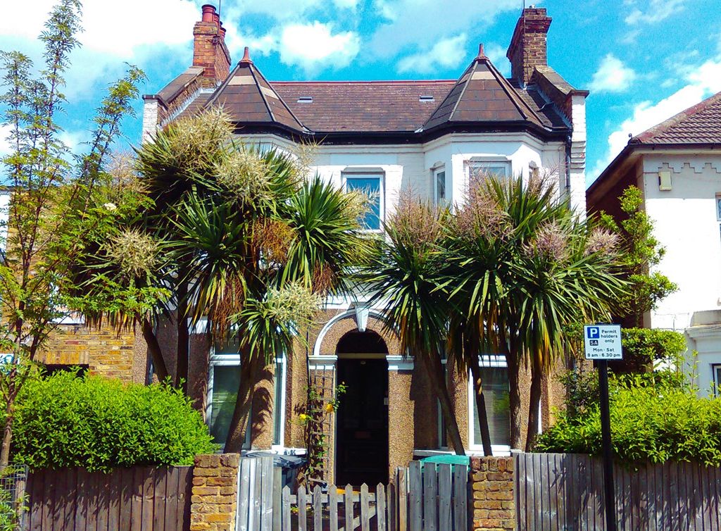 4 bed flat for sale in Summerhill Road, London N15, £525,000 Zoopla