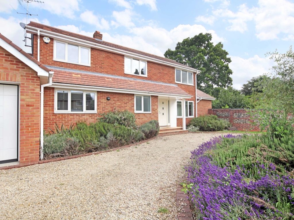 4 bed detached house to rent in Pound Lane, Marlow SL7, £4,000 pcm Zoopla