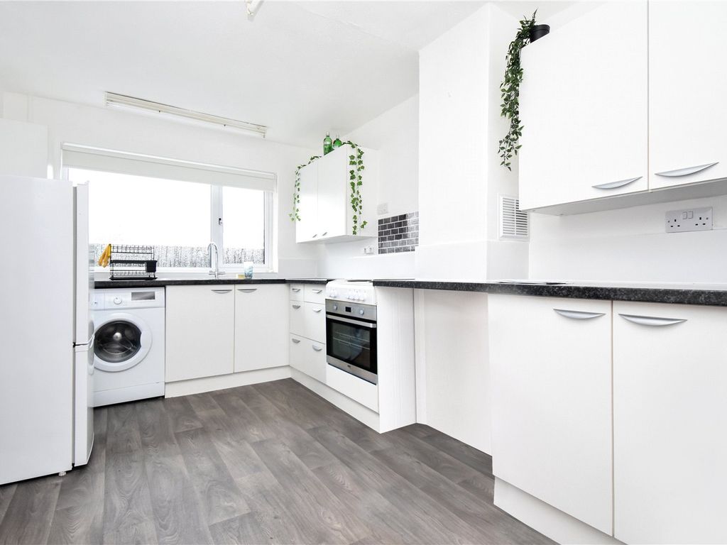 3 bed flat to rent in The Garage, High Street, Harwell, Didcot OX11, £