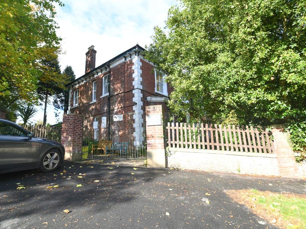 Commercial property for sale in Lewes, England, United Kingdom BN7, £