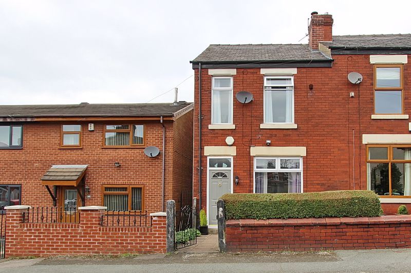 2 bed terraced house to rent in Hampden Road, Prestwich, Manchester M25