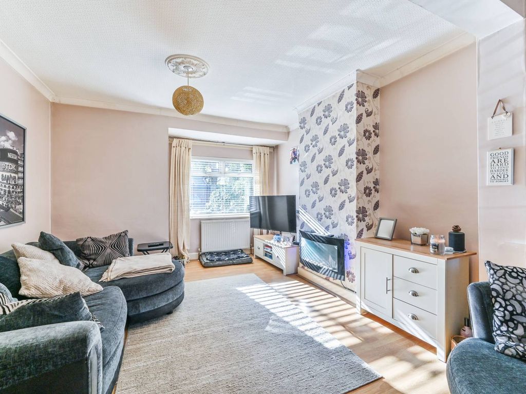 2 bed semidetached house for sale in Erskine Road, Sutton SM1, £