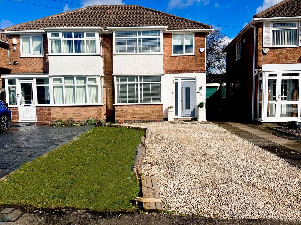 3 bed semidetached house to rent in Wyckham Road, Castle Bromwich
