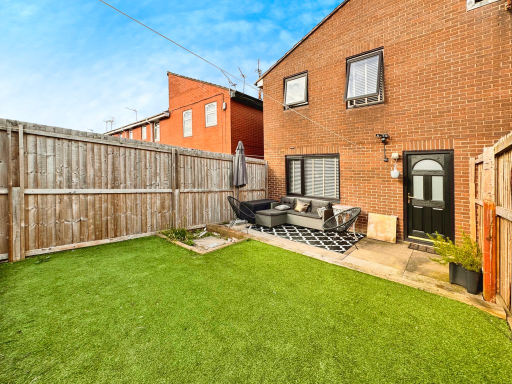 3 bed semidetached house for sale in Whitfield Square, Hunslet, Leeds