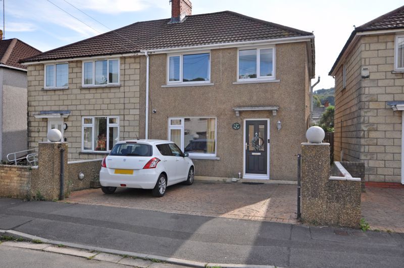 3 bed semidetached house for sale in Stylish Renovation, Ty Isaf Park