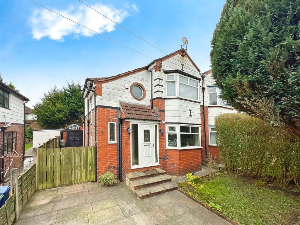 3 bed semidetached house for sale in Windsor Road, Prestwich M25, £