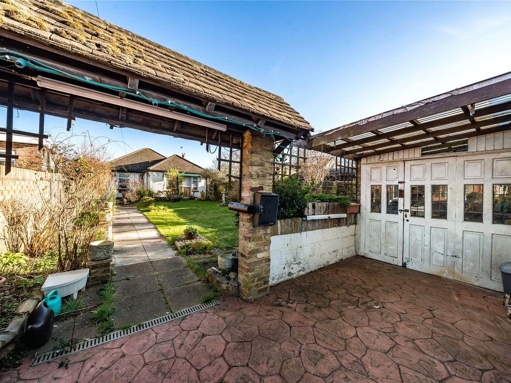 3 bed bungalow for sale in Staines, Surrey TW18, £575,000 Zoopla