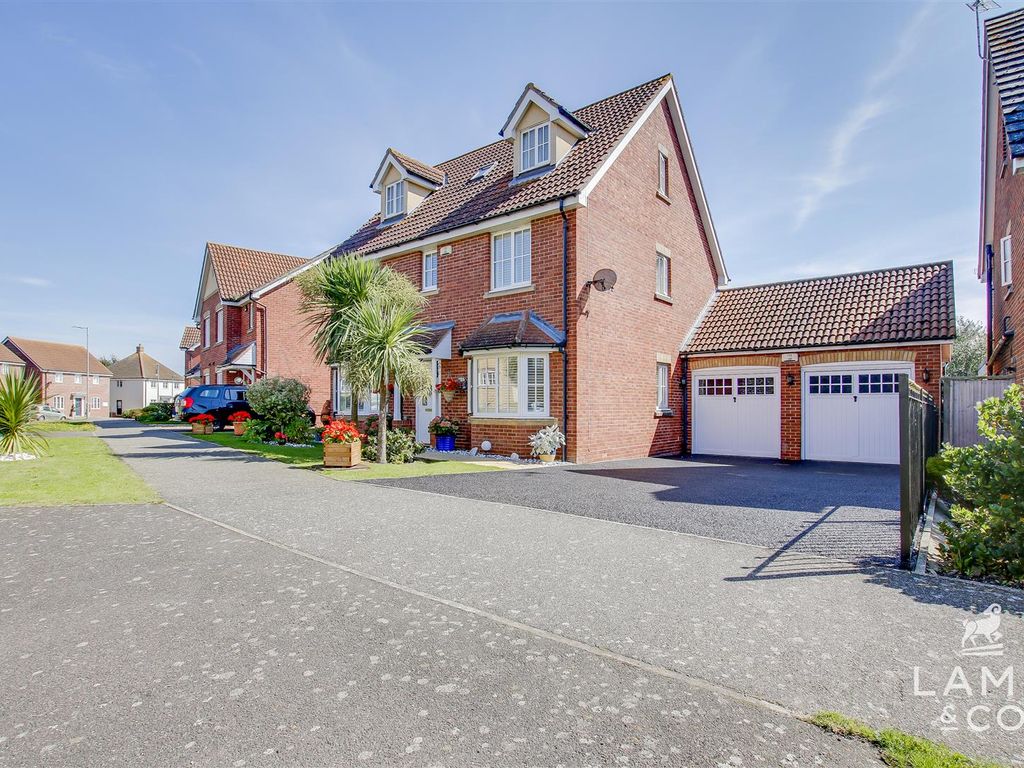 5 bed detached house for sale in Gravel Hill Way, Dovercourt, Harwich