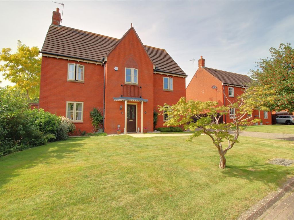 4 bed detached house for sale in The Anchorage, Hempsted, Gloucester