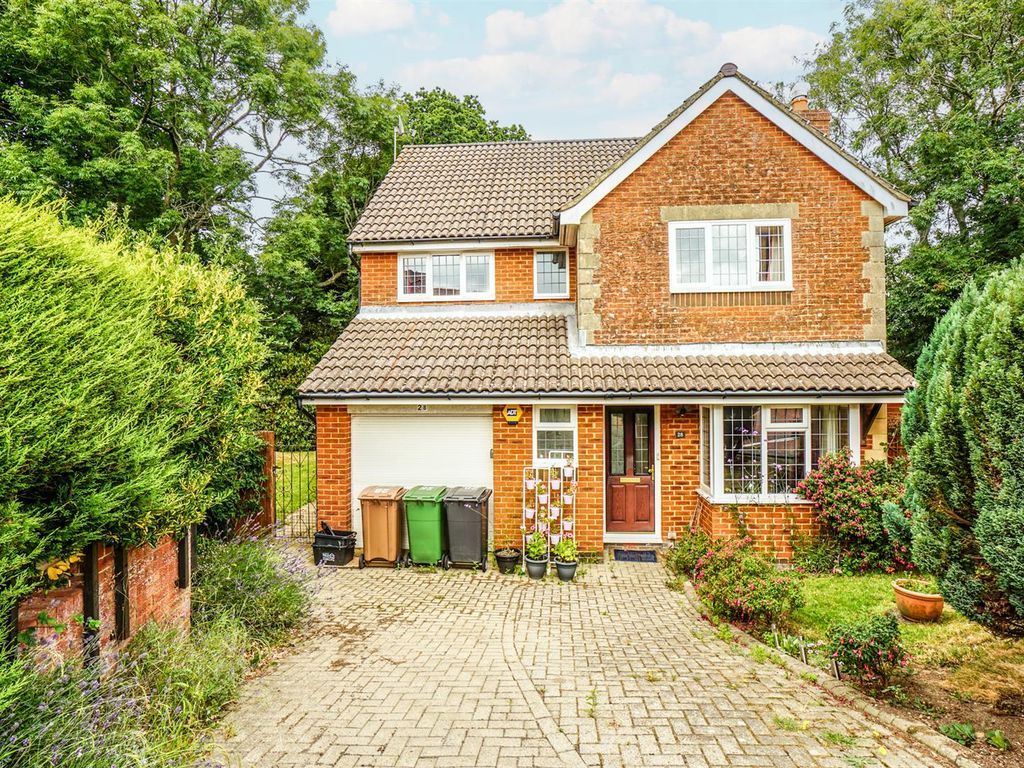 4 bed detached house for sale in Chalvington Drive, St. LeonardsOnSea
