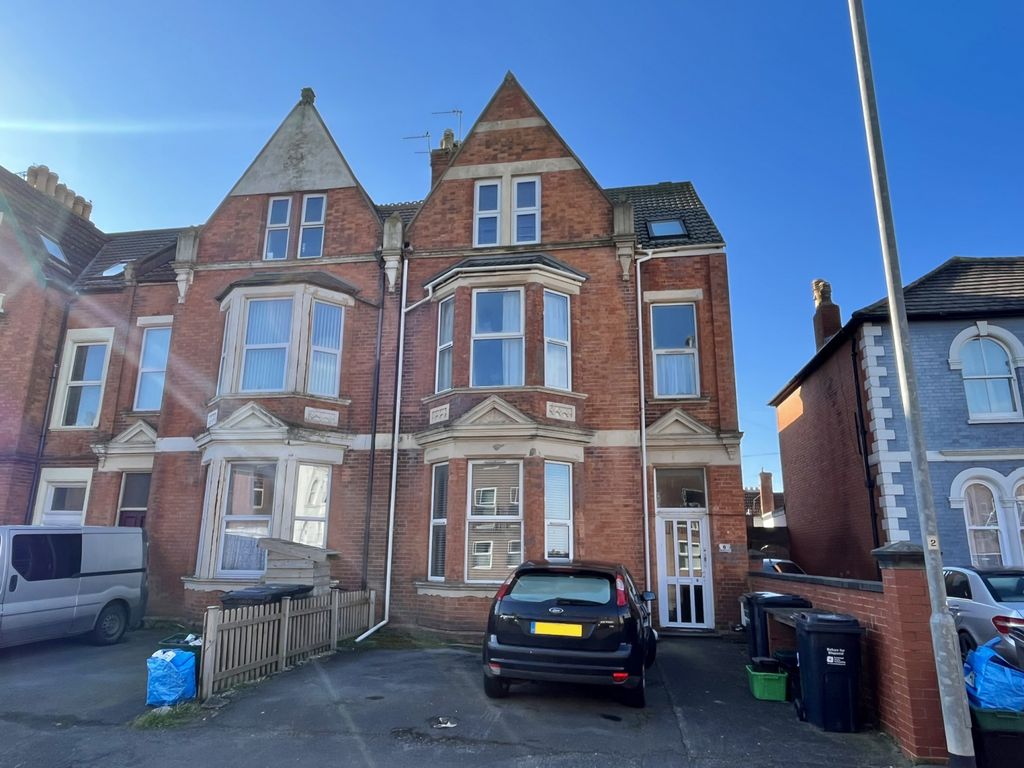 2 bed flat for sale in Seaview Road, BurnhamOnSea TA8 Zoopla