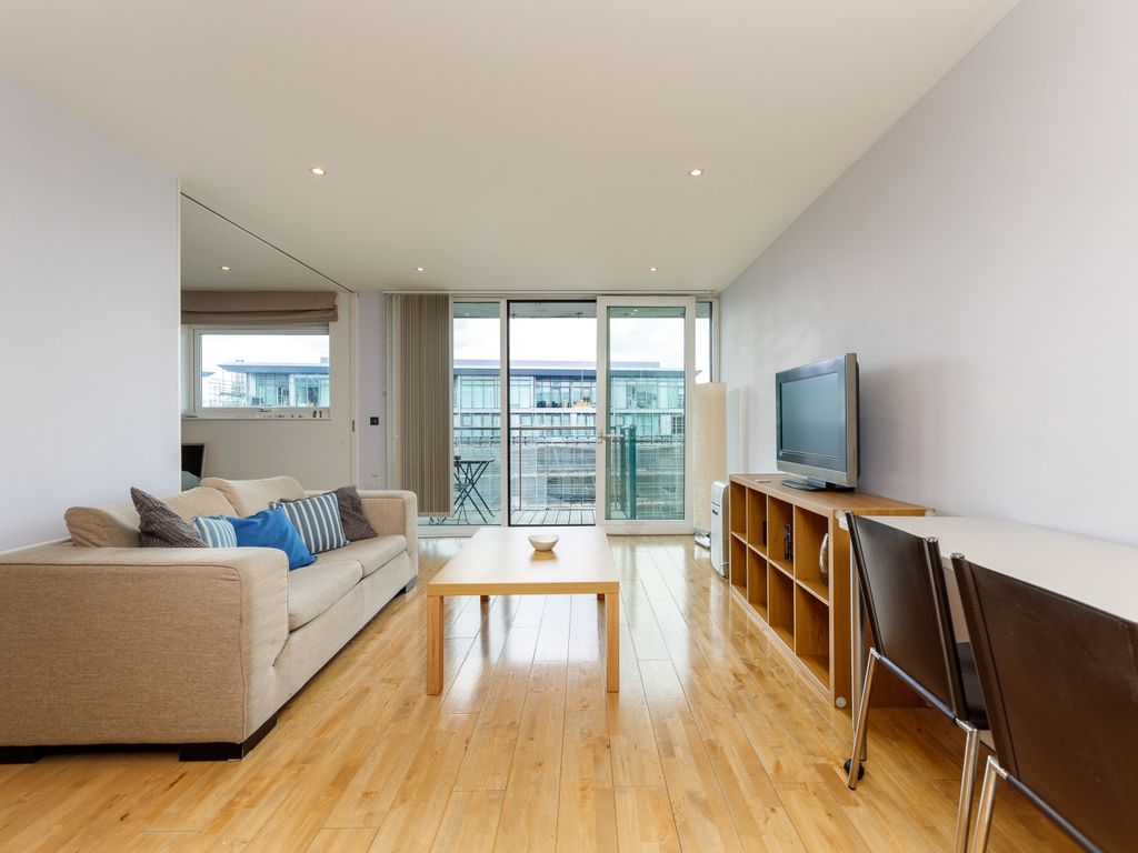 1 bed flat to rent in Howard Building, Chelsea Bridge Wharf, 366A